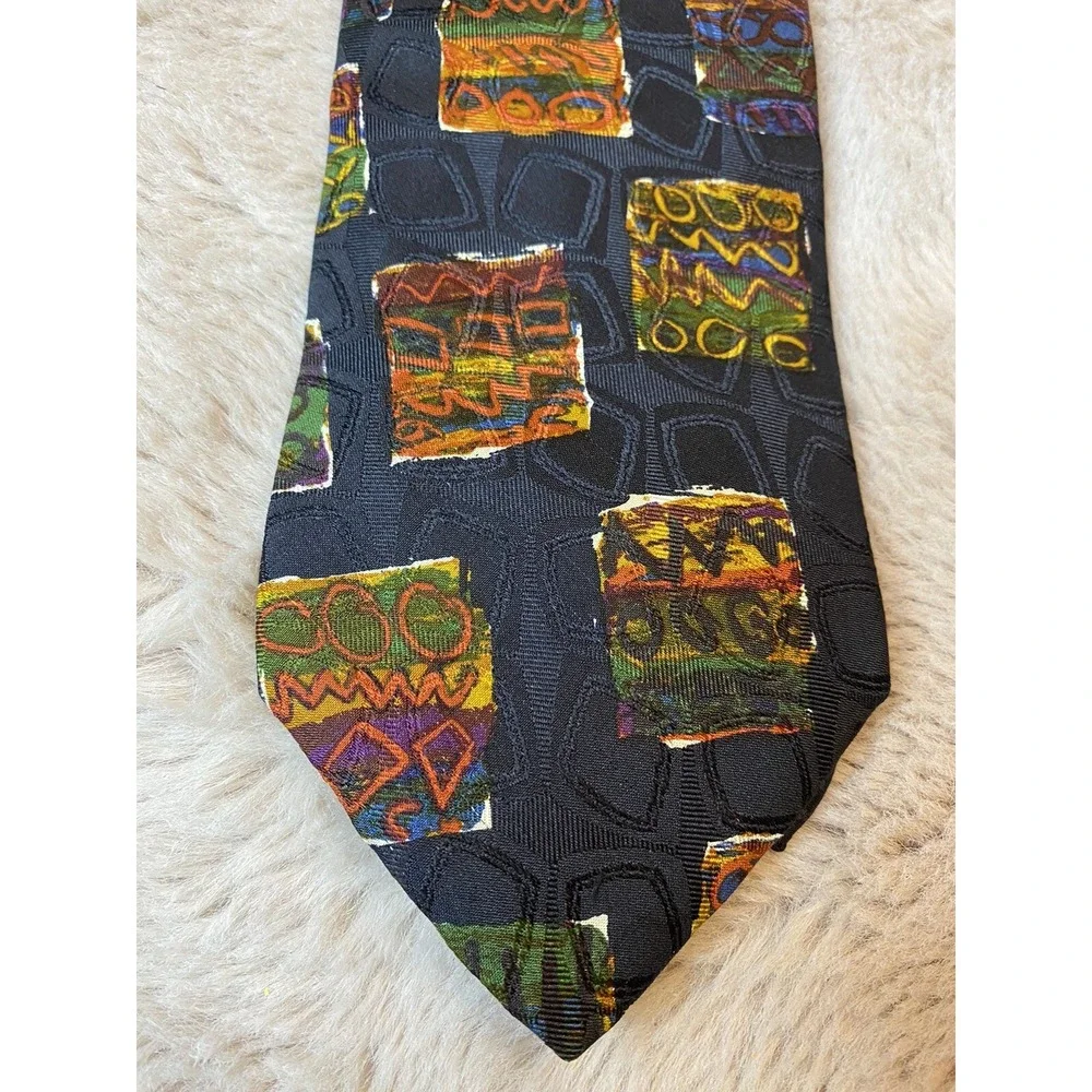 HUGO BOSS Mens NeckTie Silk 100% Art Geometric Colors Made In Italy 57